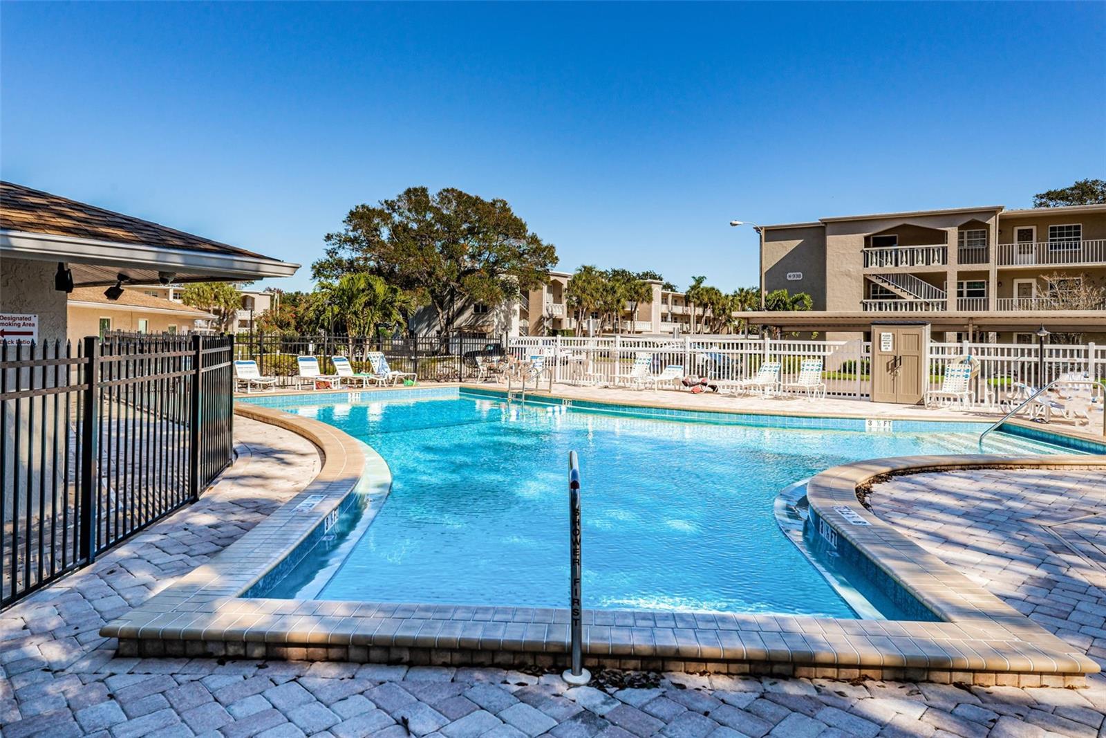 Listing photo id 21 for 946 Virginia Street 304