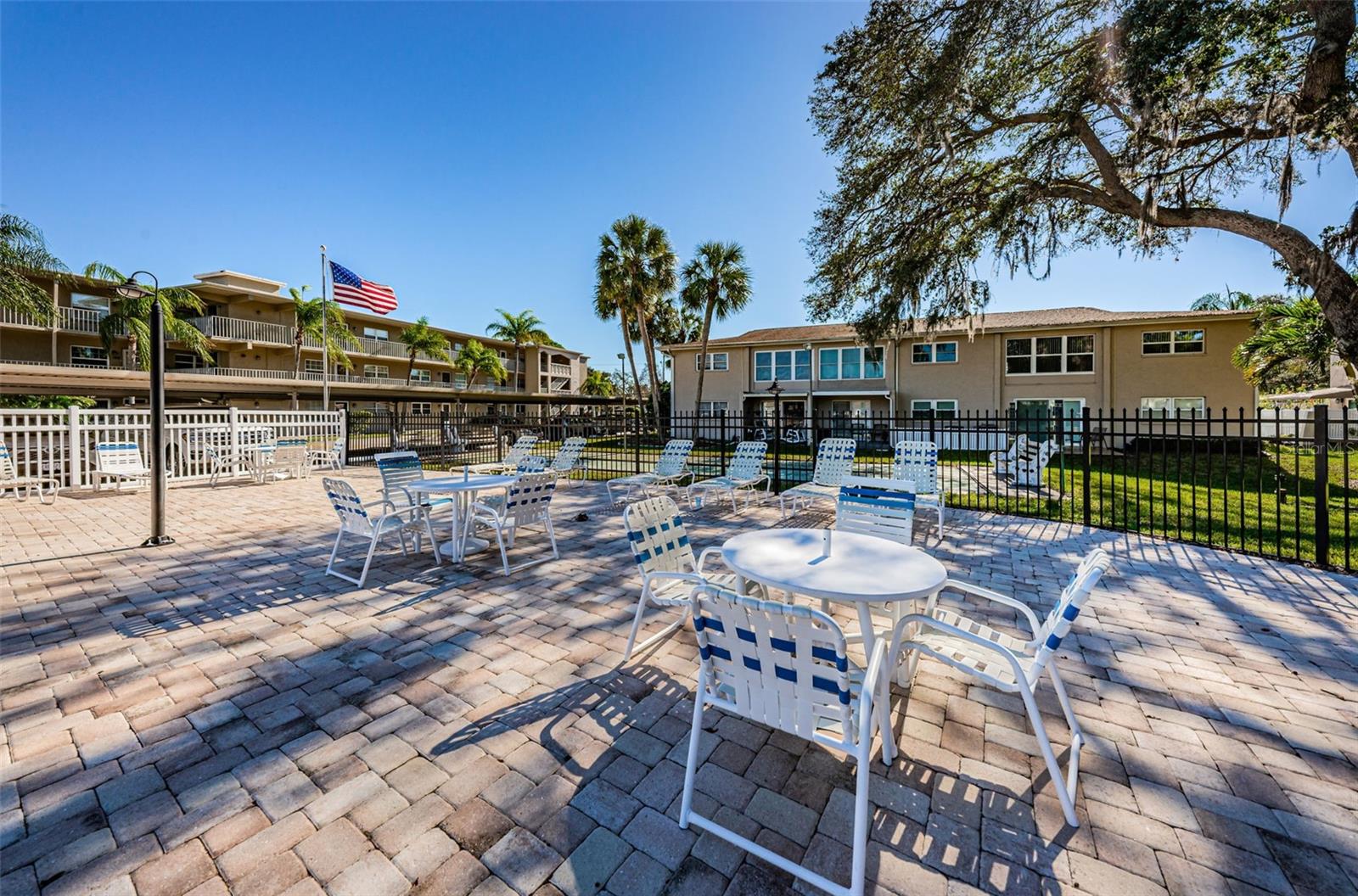 Listing photo id 32 for 946 Virginia Street 304