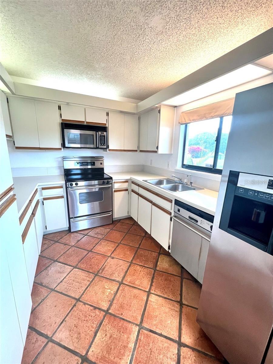 Image 8 of 17 For 15308 Pond Woods Drive
