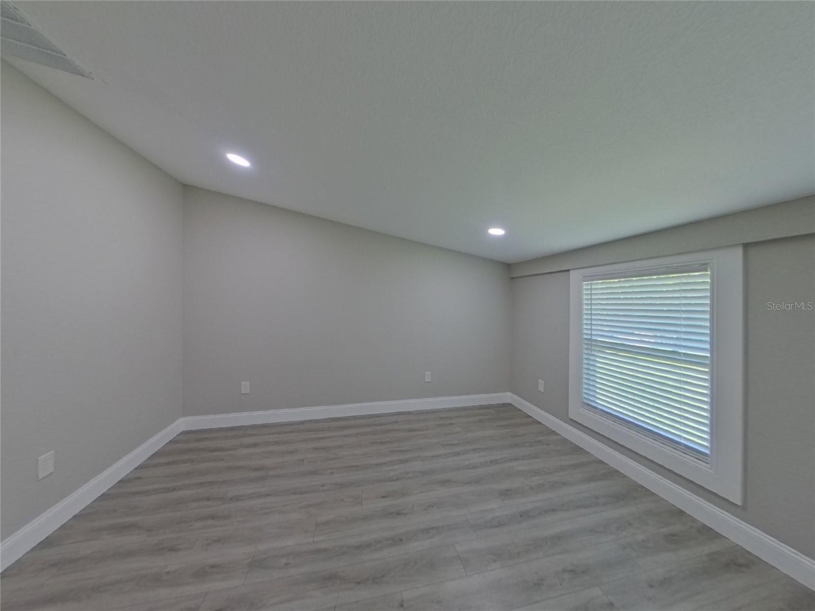 Image 10 of 16 For 2474 17th Avenue N