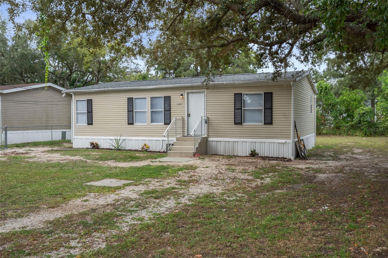 Listing photo id 0 for 3387 Fiskway Street