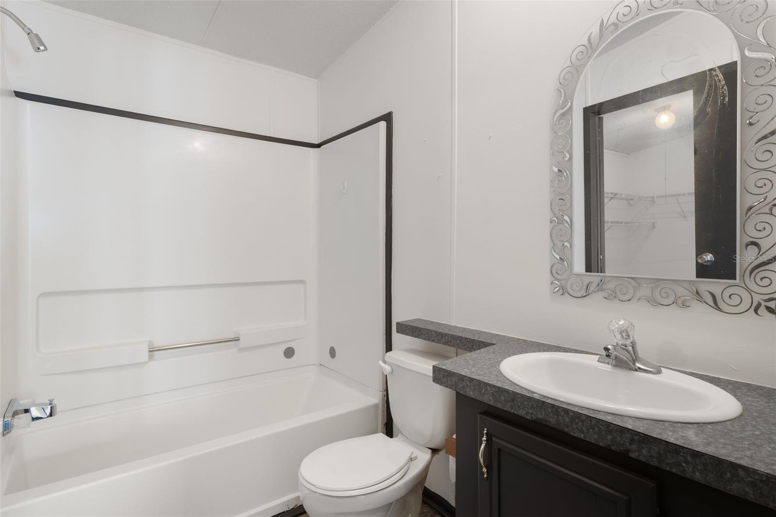 Listing photo id 18 for 3387 Fiskway Street