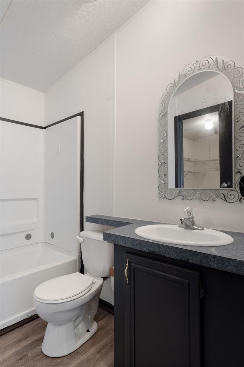 Listing photo id 19 for 3387 Fiskway Street