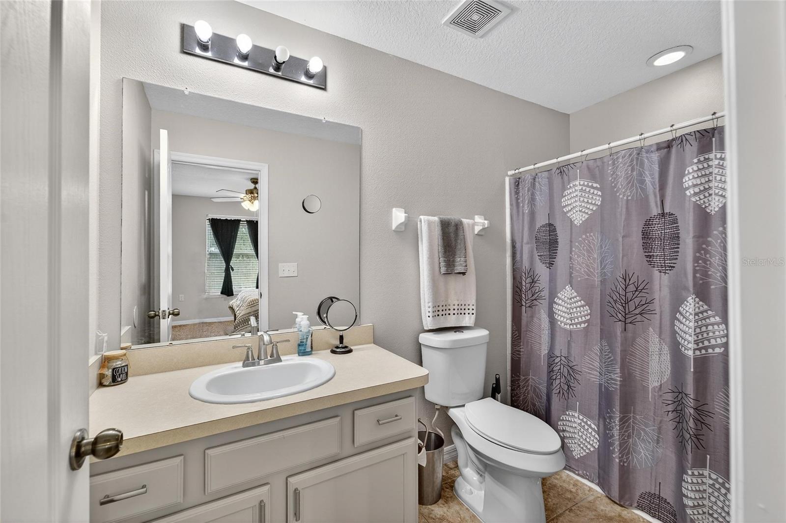 Image 36 of 53 For 2052 Greenwood Valley Drive