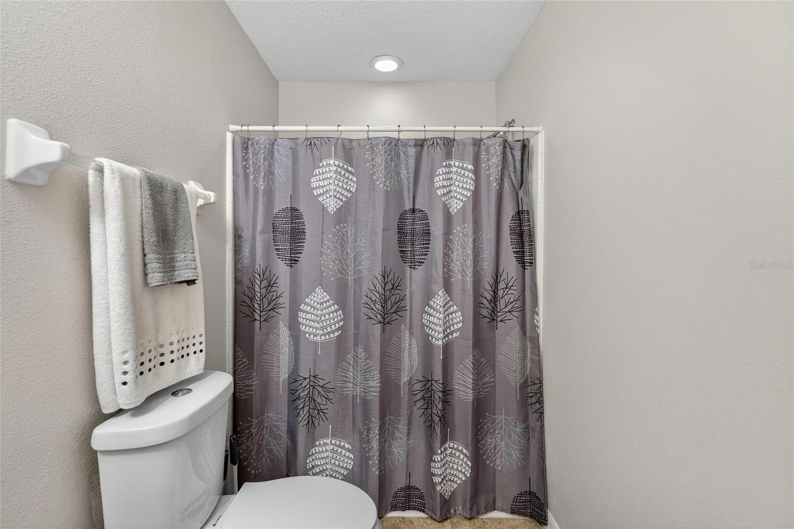 Image 37 of 53 For 2052 Greenwood Valley Drive