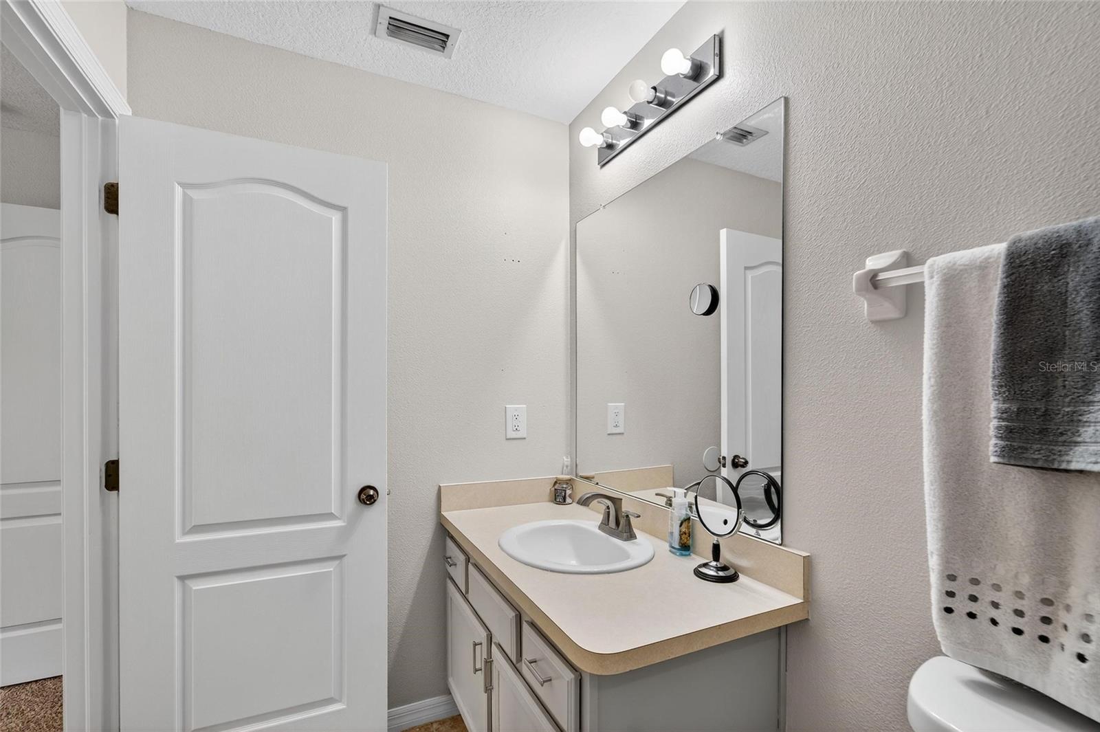 Image 38 of 53 For 2052 Greenwood Valley Drive