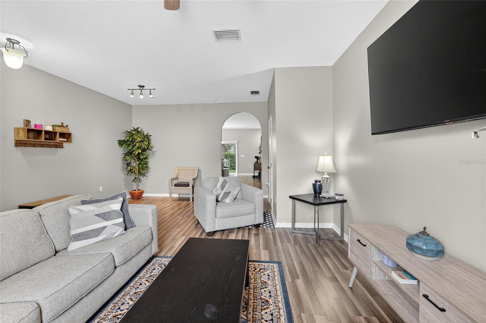 Image 7 of 53 For 2052 Greenwood Valley Drive