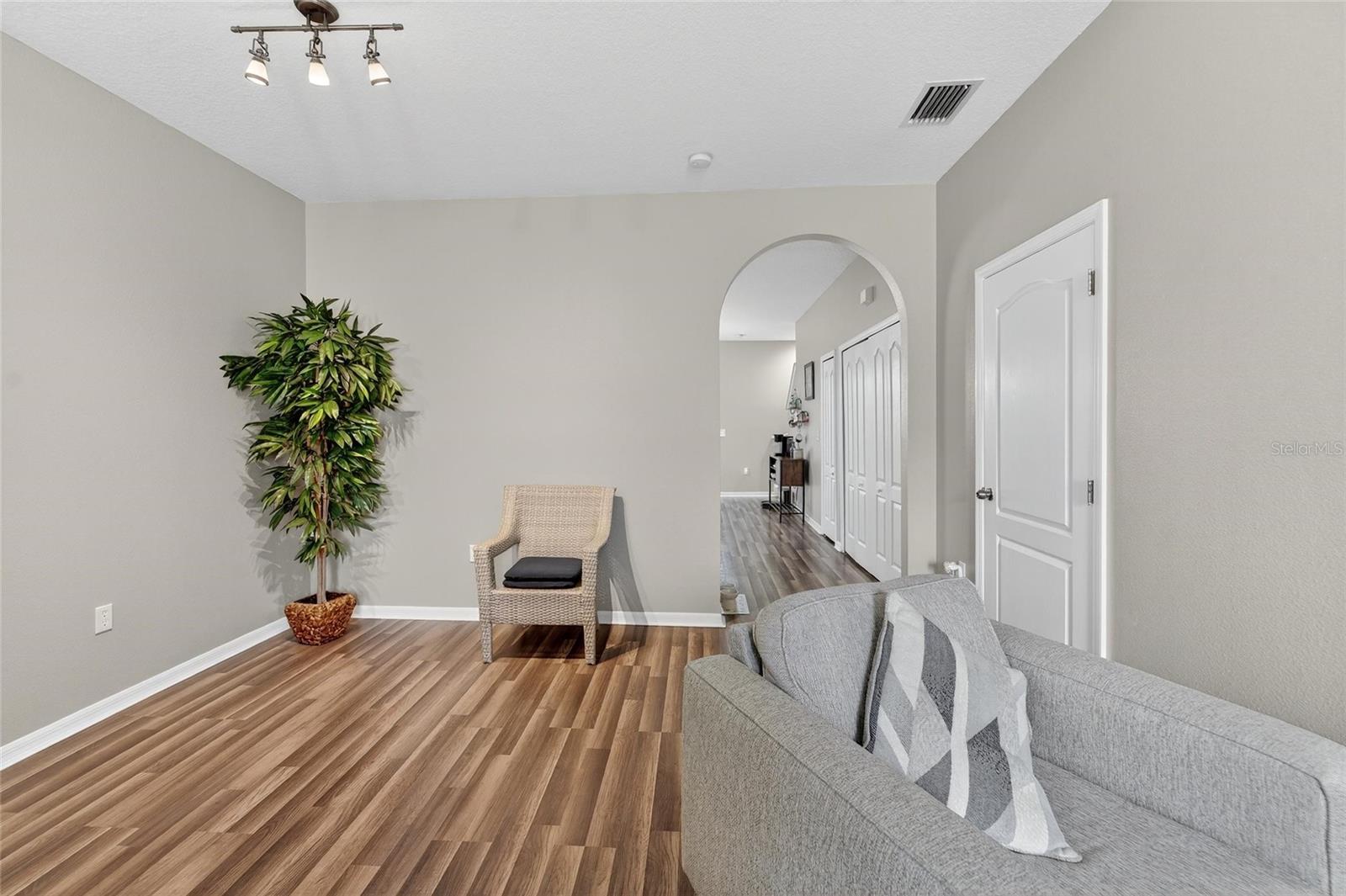 Image 9 of 53 For 2052 Greenwood Valley Drive