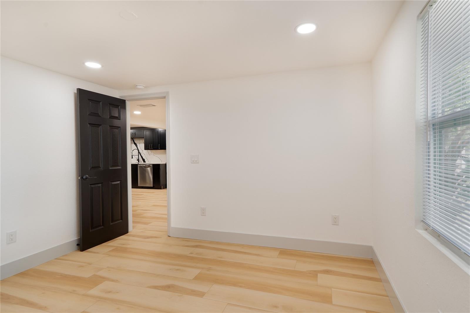 Image 8 of 14 For 516 5th Avenue Ne