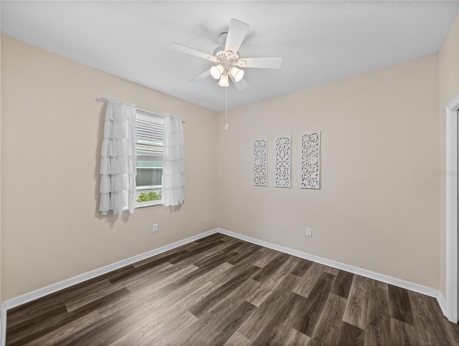 Image 5 of 30 For 5624 Aral Drive