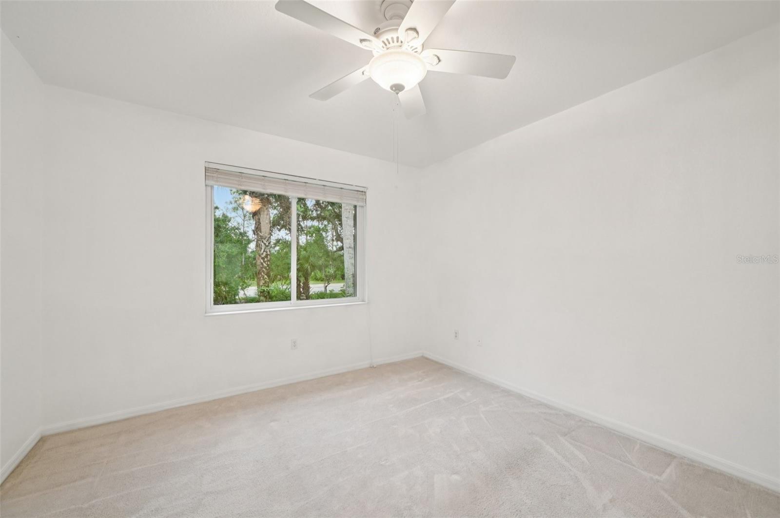 Image 13 of 43 For 2040 Sifield Greens Way 24