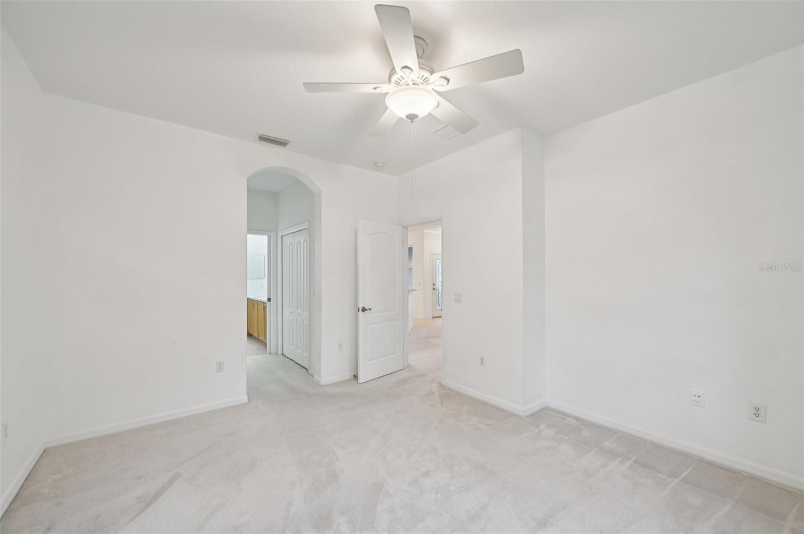 Image 14 of 43 For 2040 Sifield Greens Way 24