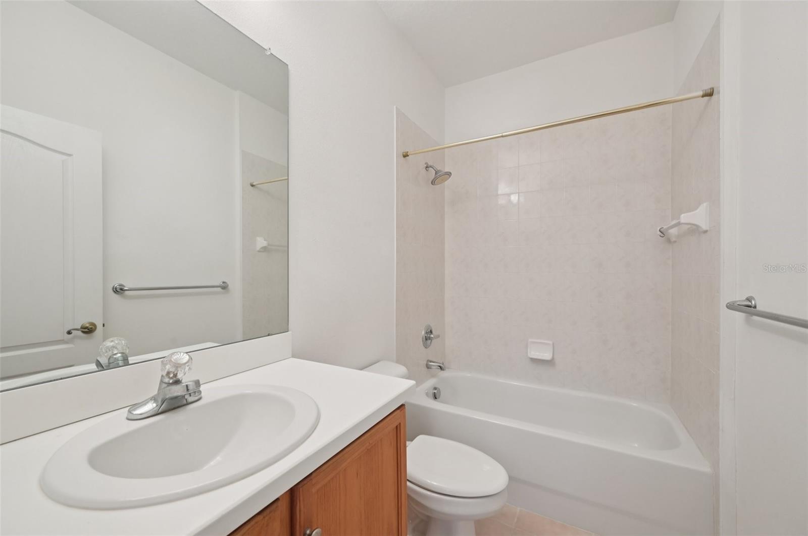 Image 19 of 43 For 2040 Sifield Greens Way 24