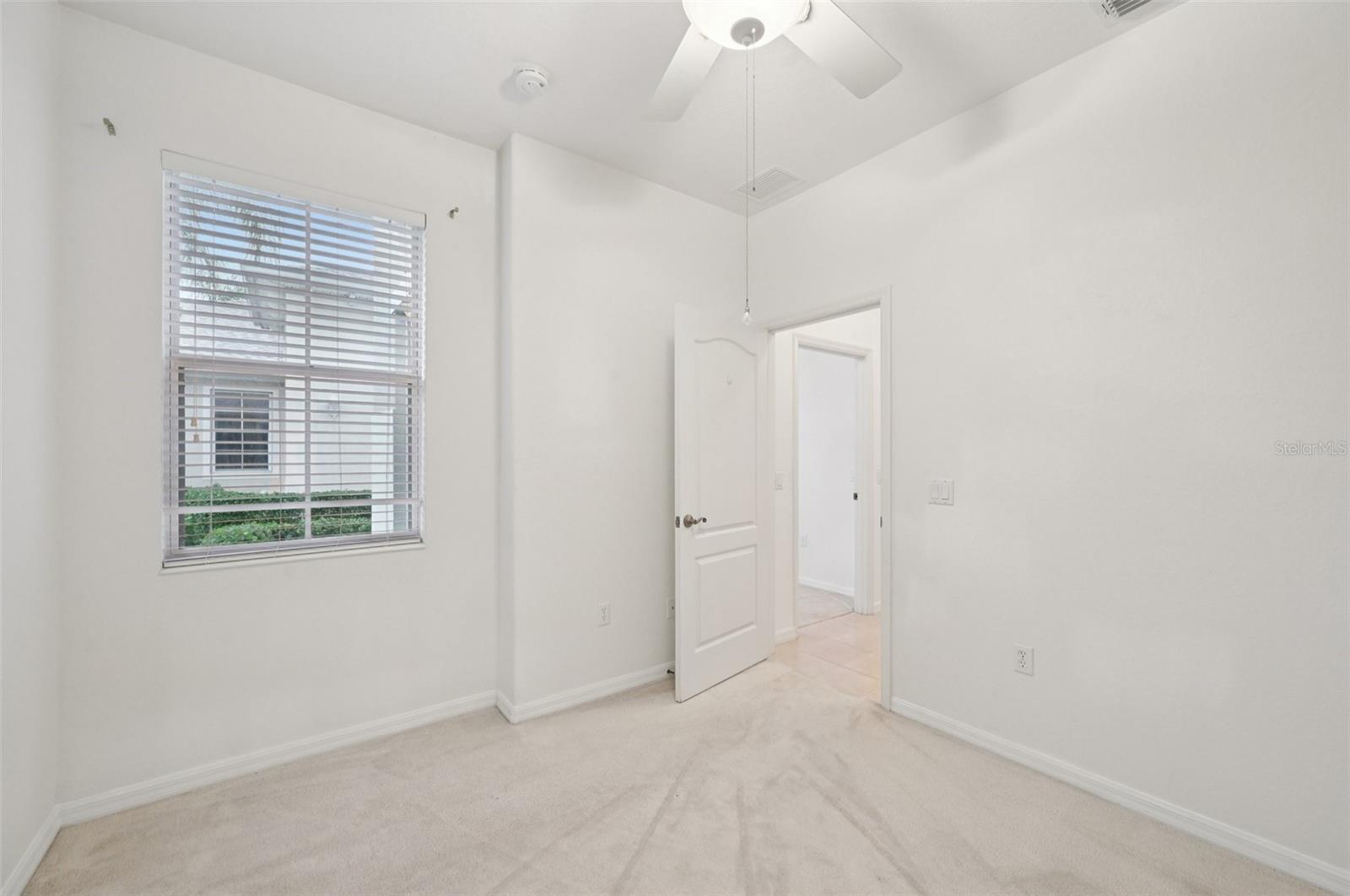 Image 22 of 43 For 2040 Sifield Greens Way 24