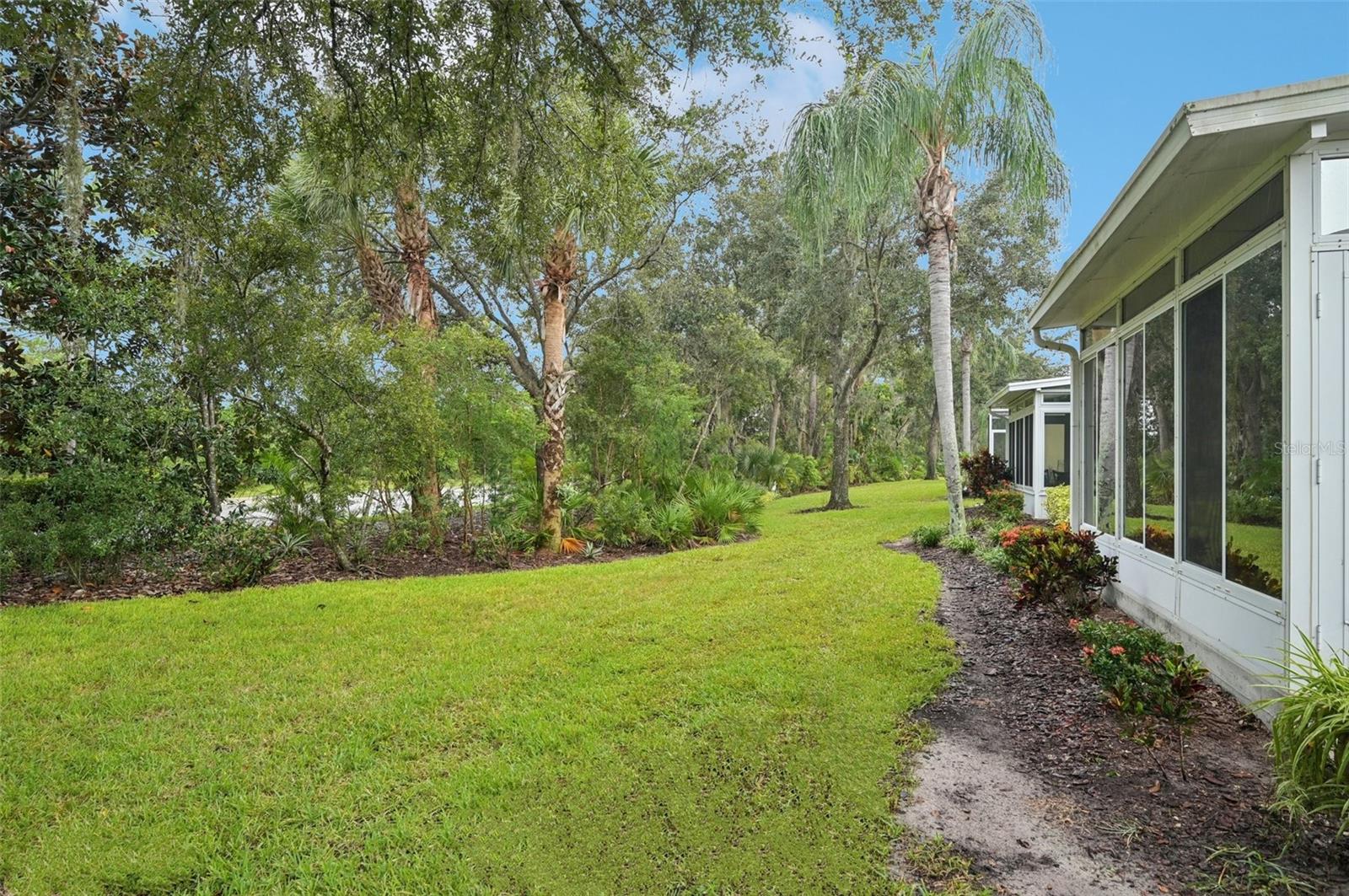 Image 30 of 43 For 2040 Sifield Greens Way 24