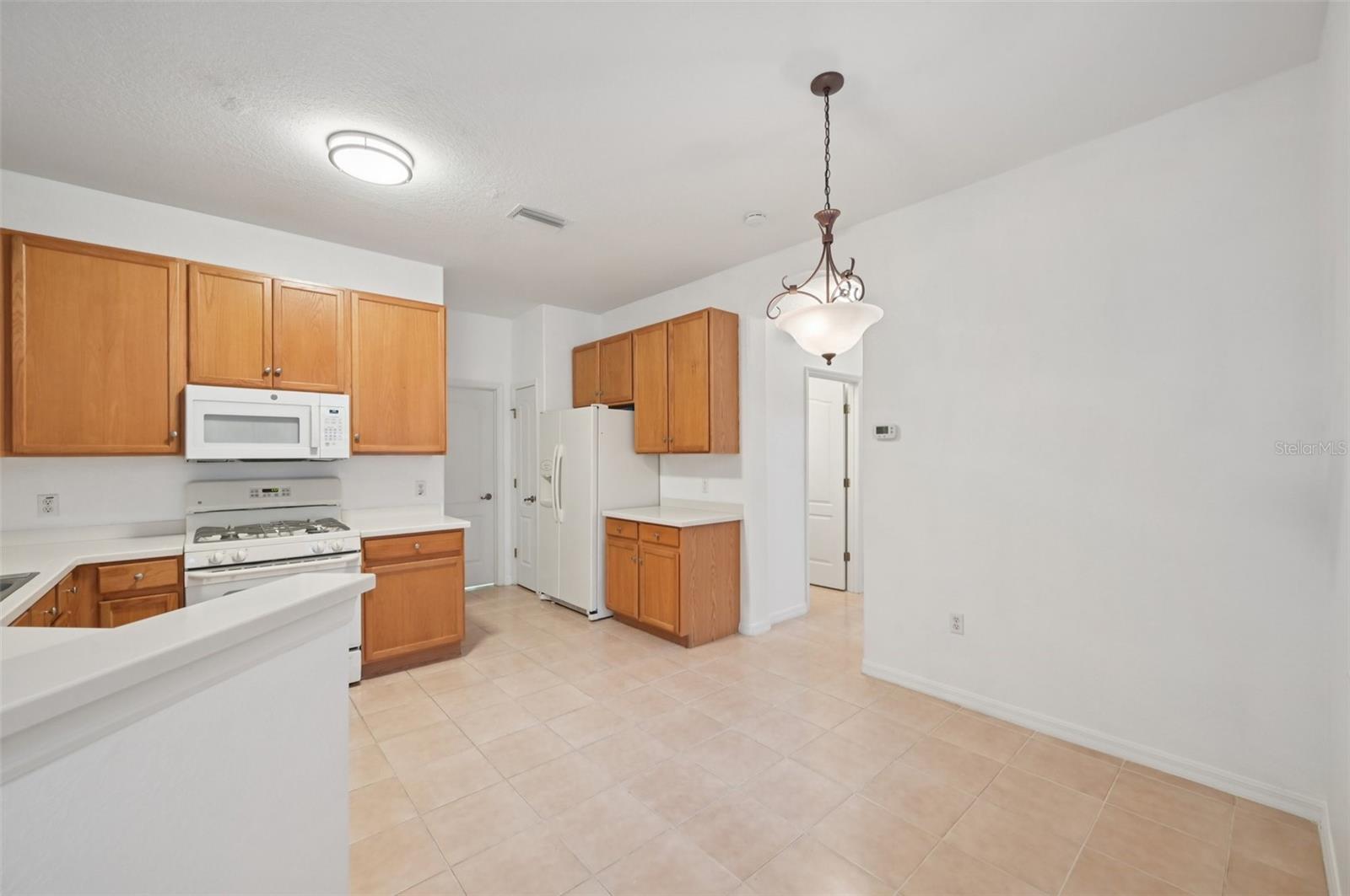 Image 8 of 43 For 2040 Sifield Greens Way 24
