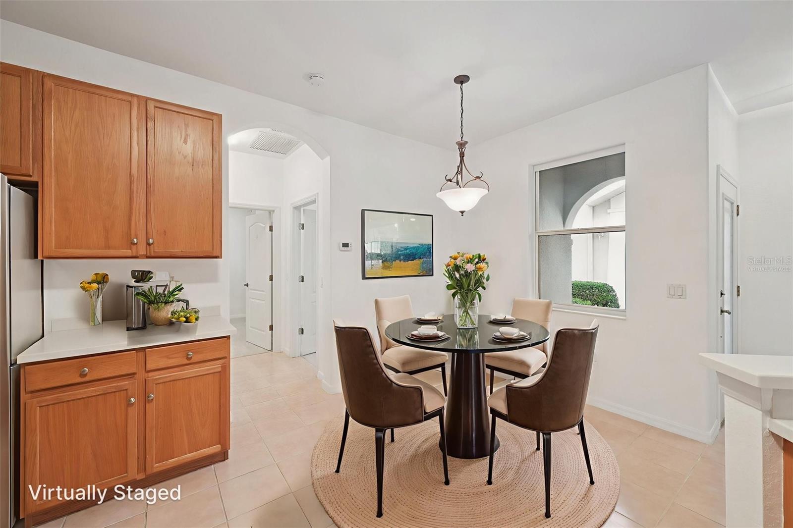 Image 9 of 43 For 2040 Sifield Greens Way 24