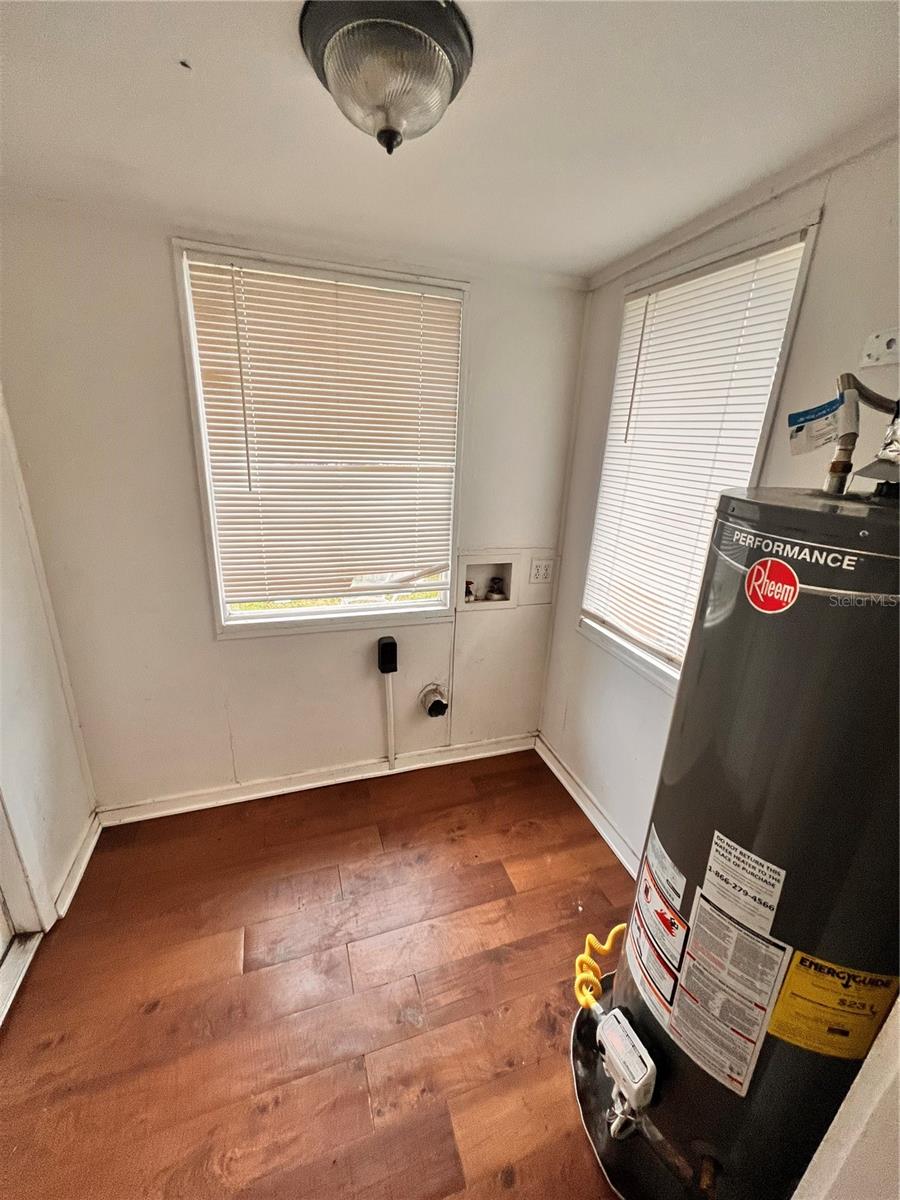 Image 6 of 10 For 3715 14th Street N