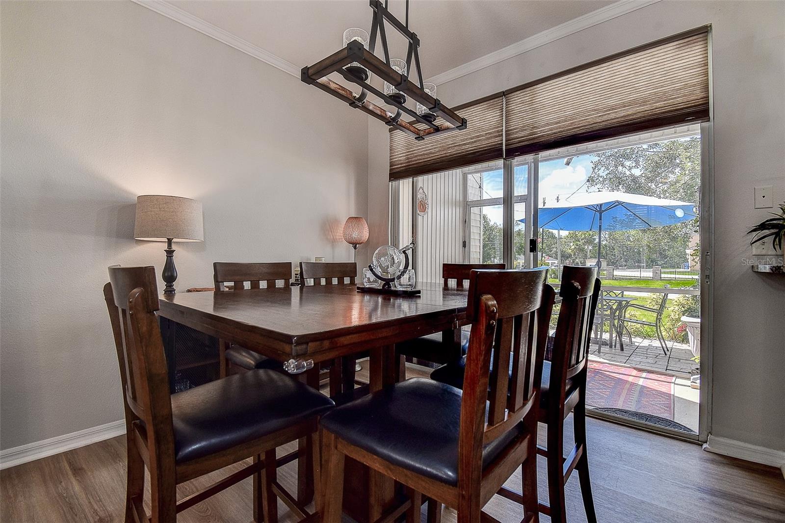Image 7 of 34 For 12466 Country White Circle