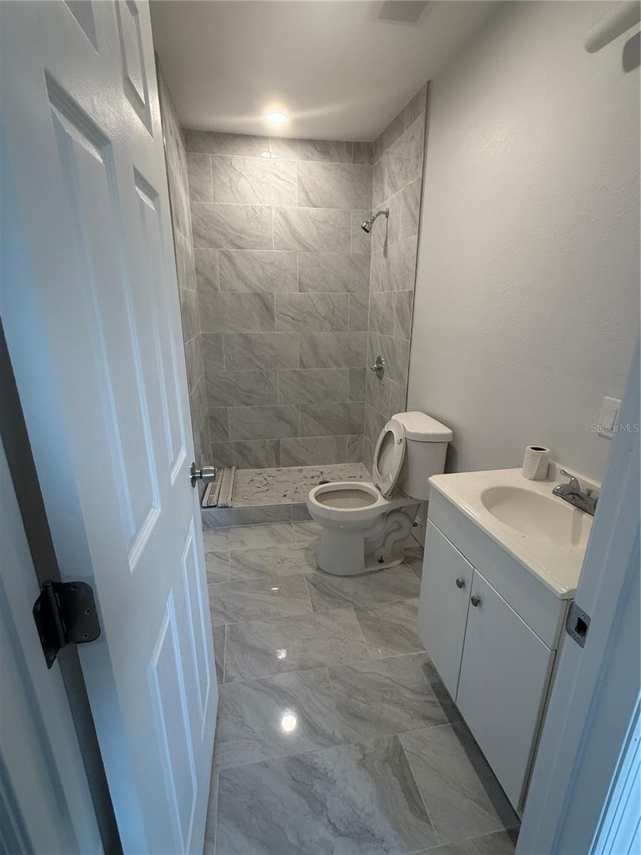 Image 2 of 7 For 1705 18th Avenue S E