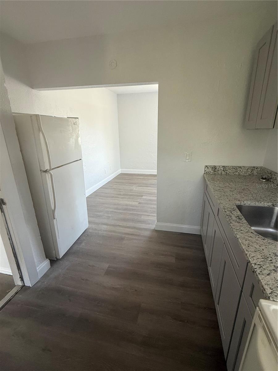 Image 4 of 7 For 1705 18th Avenue S E