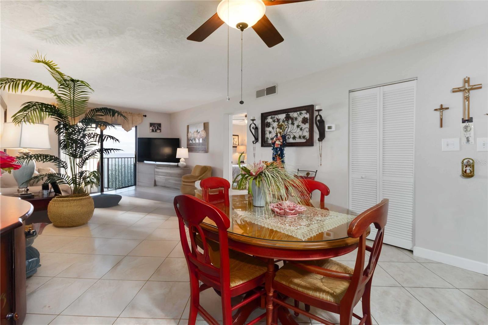 Image 21 of 57 For 4100 Ocean Beach Boulevard 409