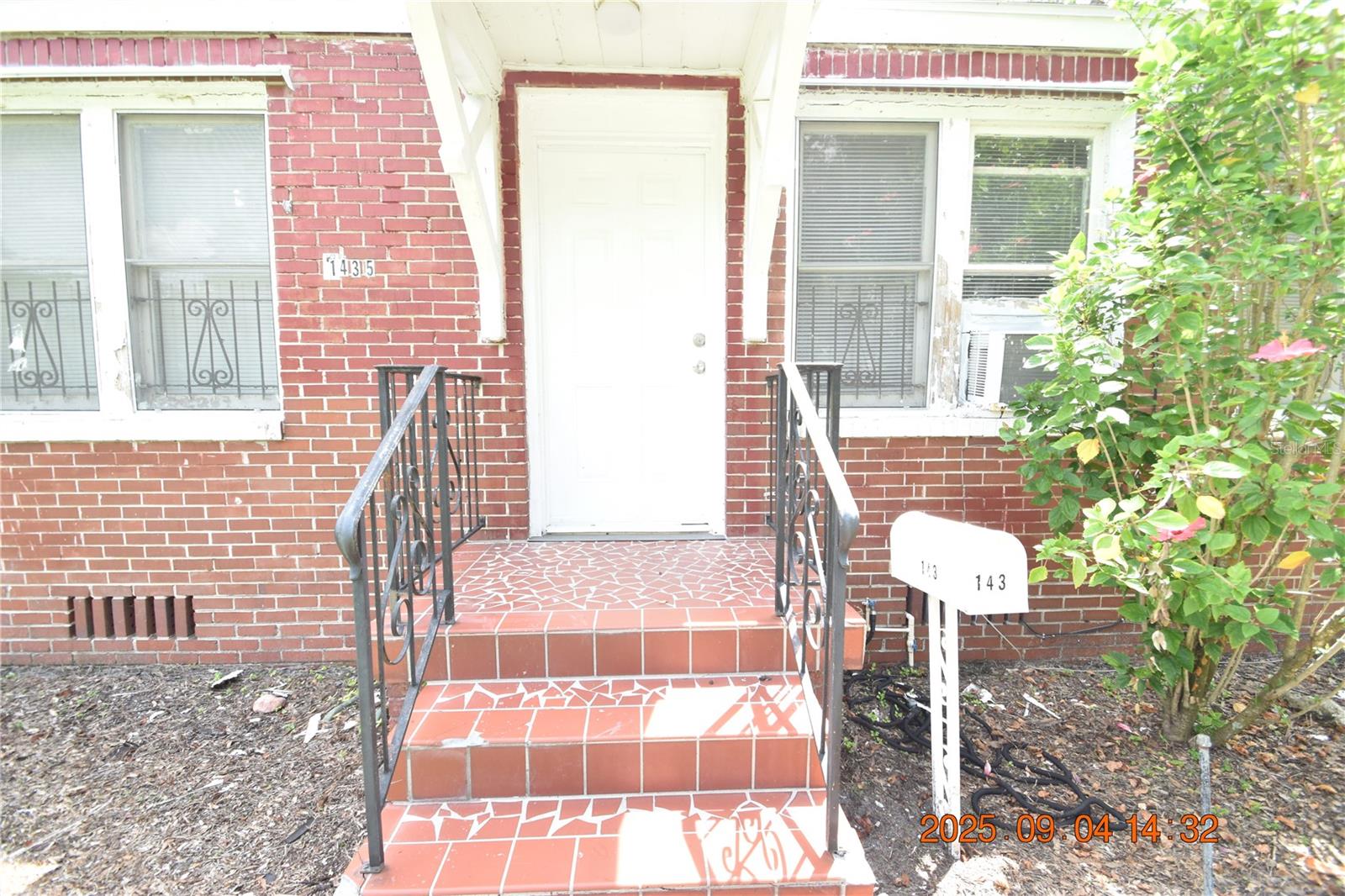 Image 9 of 34 For 1435 Paris Street