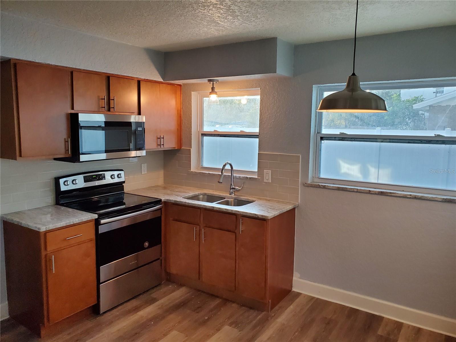 Image 15 of 24 For 10688 103rd Street