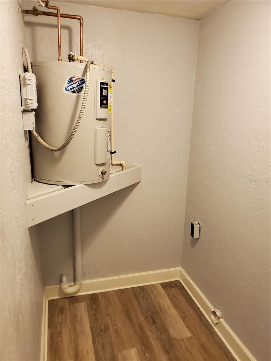 Image 7 of 24 For 10688 103rd Street