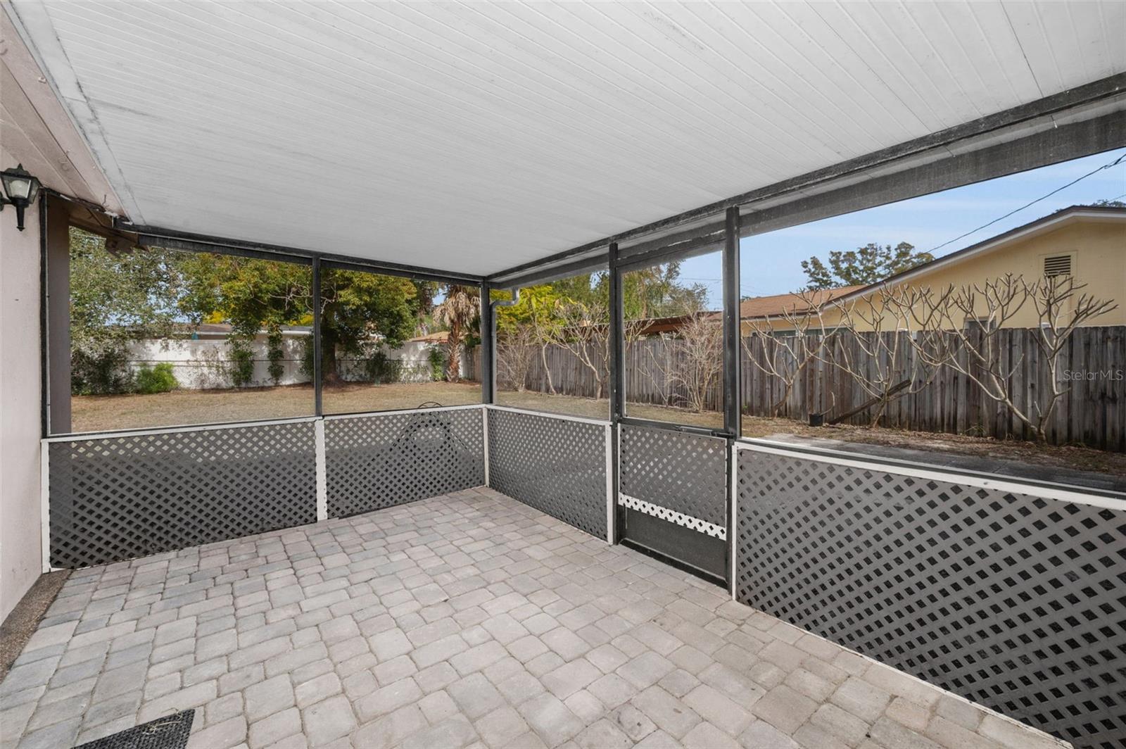 Image 23 of 45 For 10421 124th Terrace