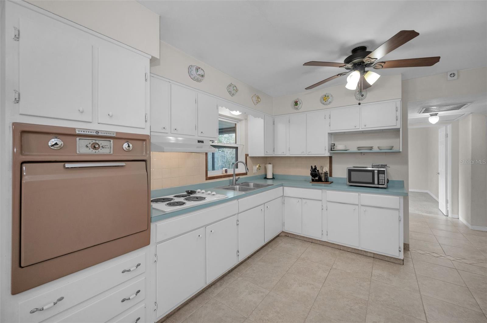 Image 6 of 45 For 10421 124th Terrace