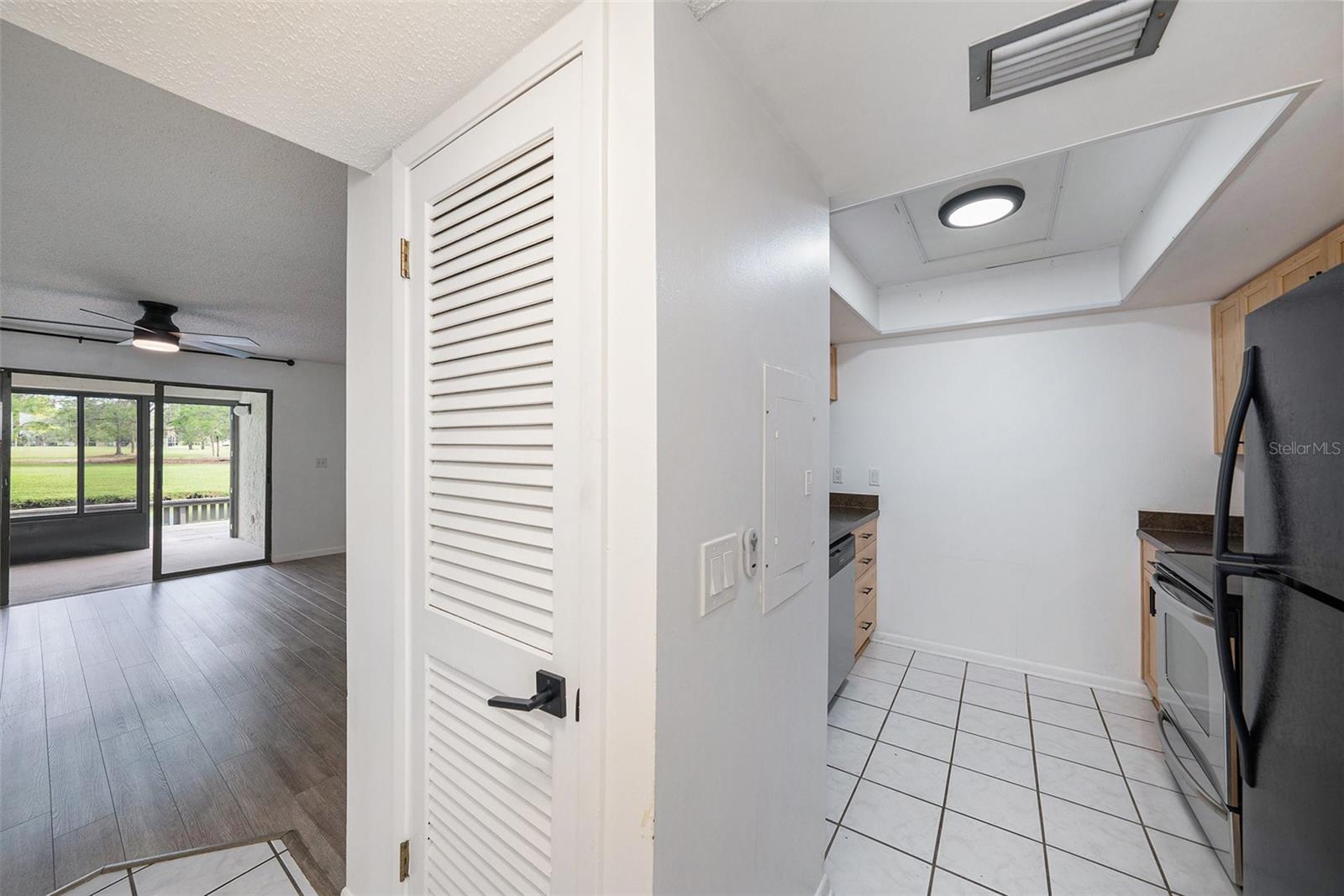 Image 5 of 25 For 13512 Palmwood Lane