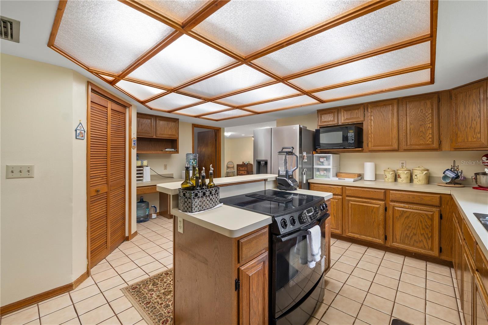 Listing photo id 11 for 16625 Indian Mound Road
