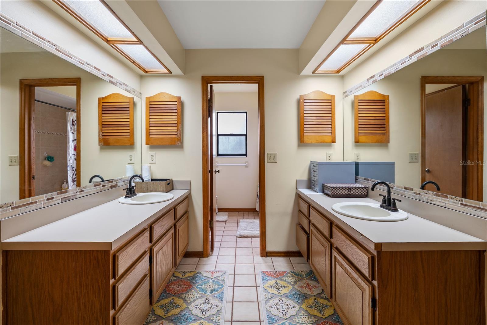 Listing photo id 16 for 16625 Indian Mound Road