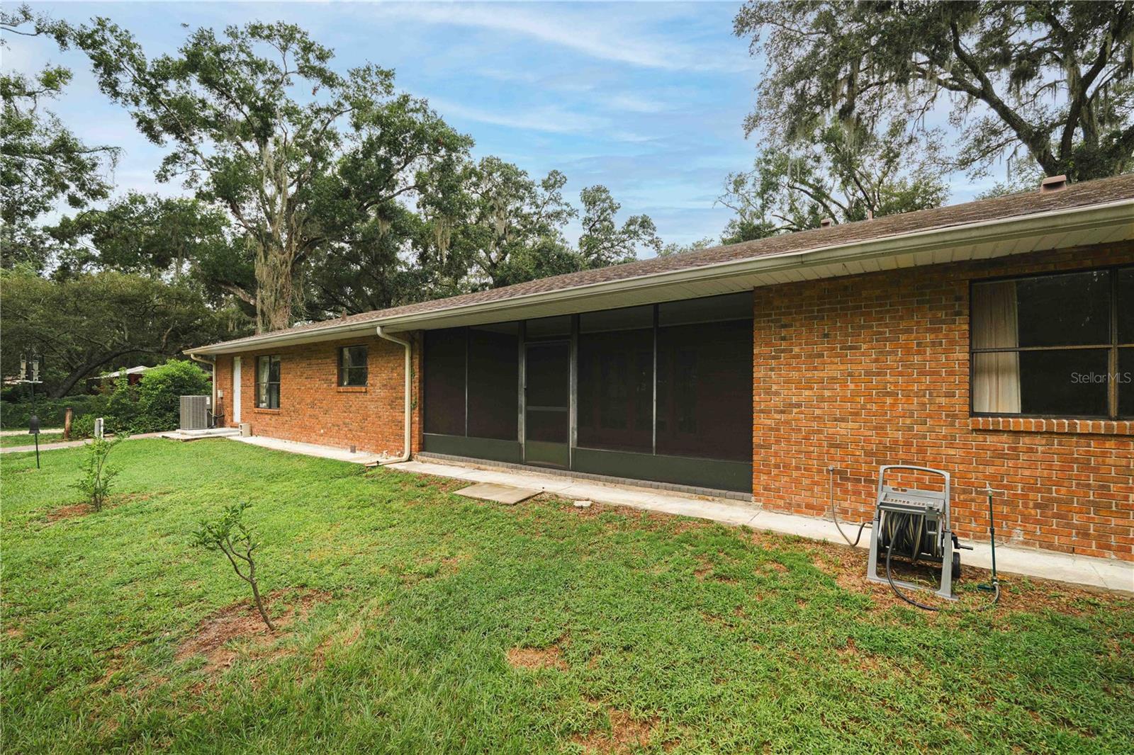 Listing photo id 26 for 16625 Indian Mound Road