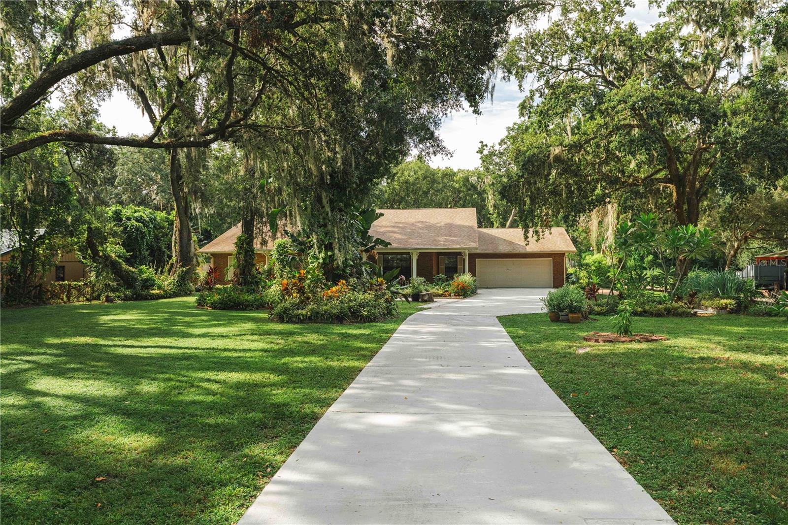 Listing photo id 1 for 16625 Indian Mound Road