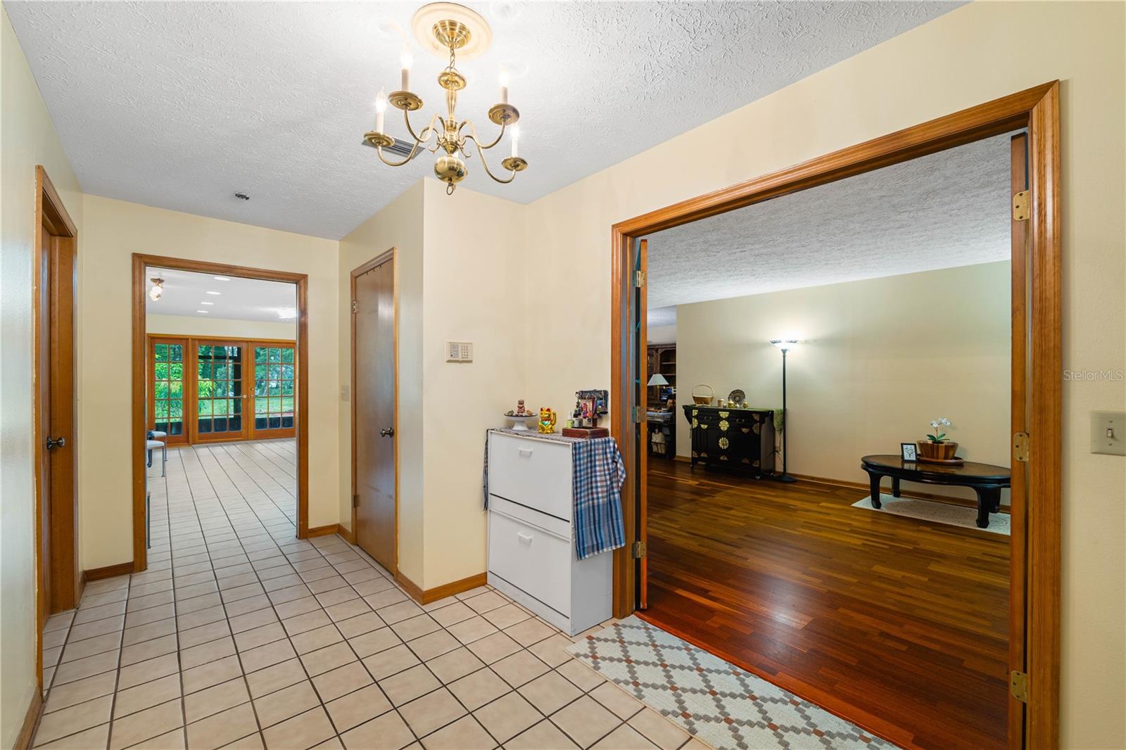 Listing photo id 5 for 16625 Indian Mound Road