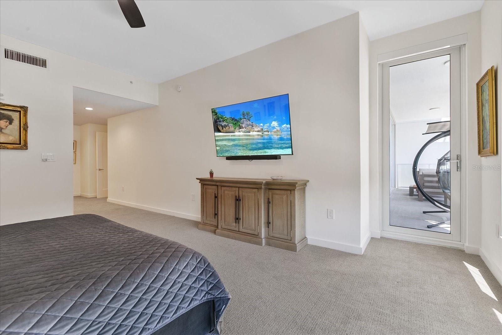Image 15 of 42 For 920 Osceola Avenue 303