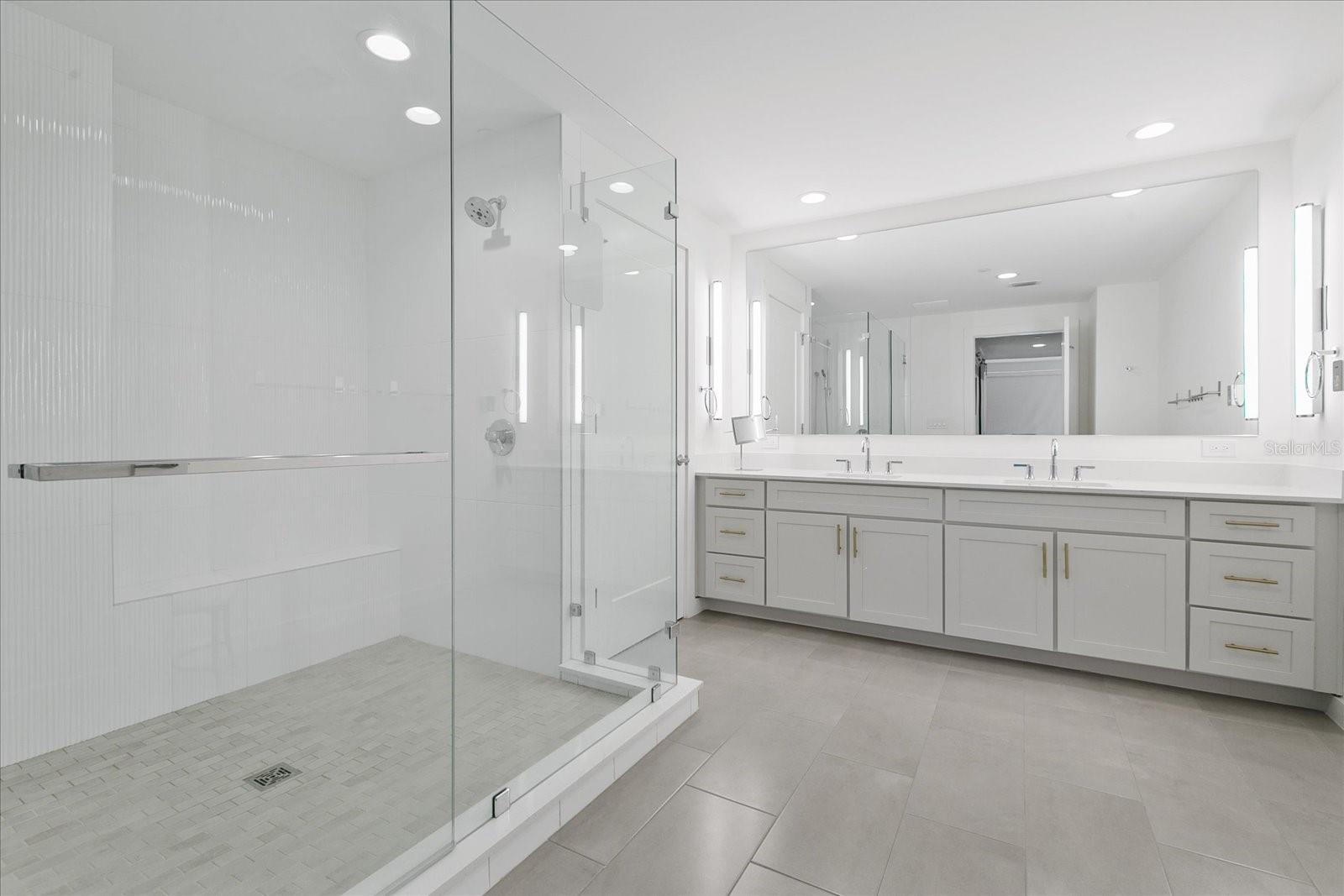 Image 19 of 42 For 920 Osceola Avenue 303
