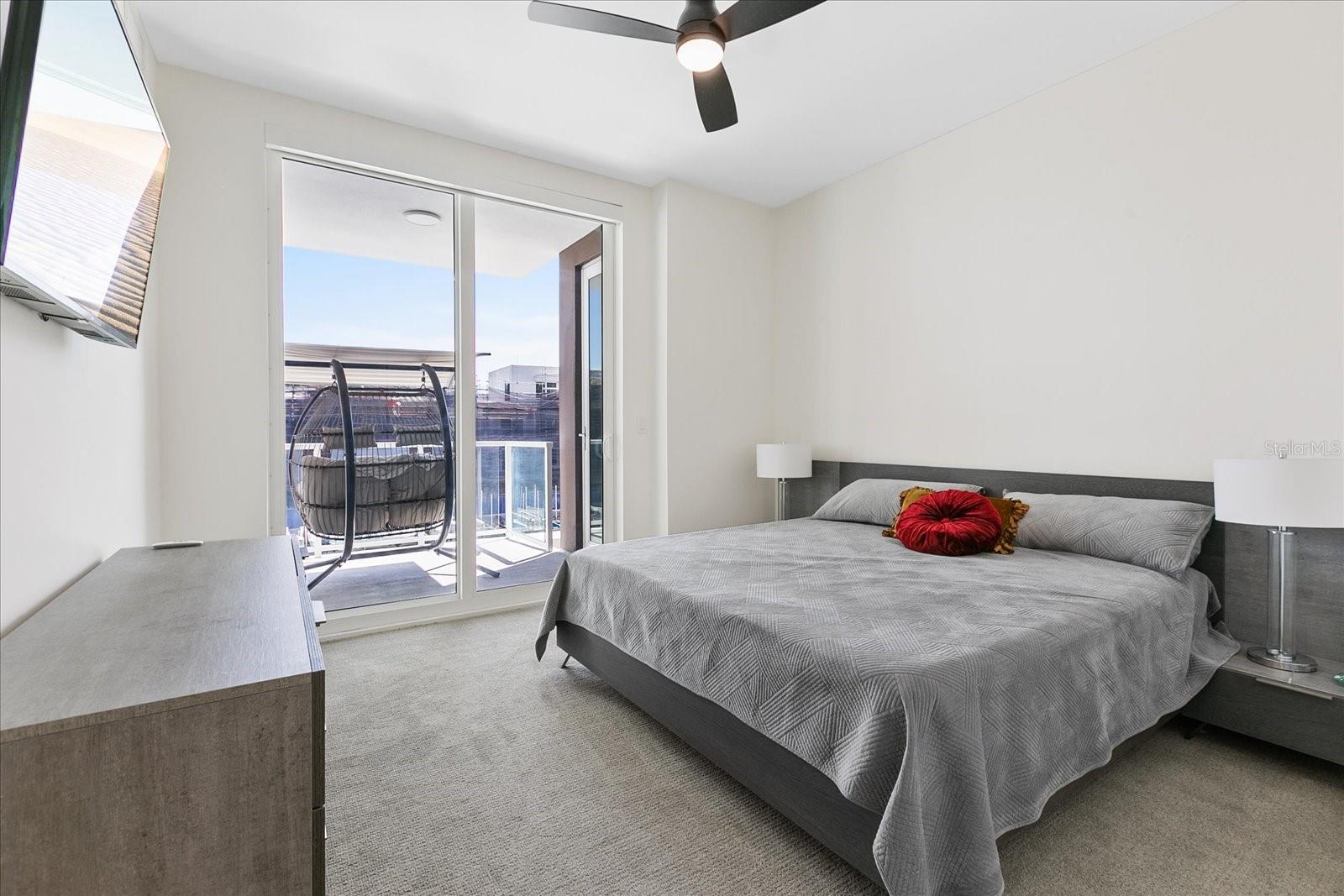 Image 22 of 42 For 920 Osceola Avenue 303