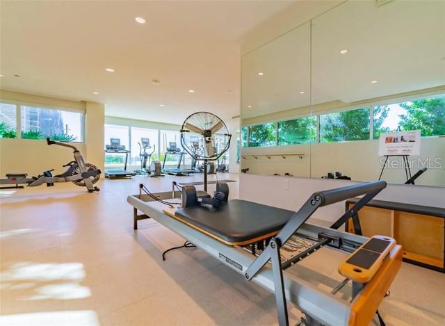 Image 41 of 42 For 920 Osceola Avenue 303