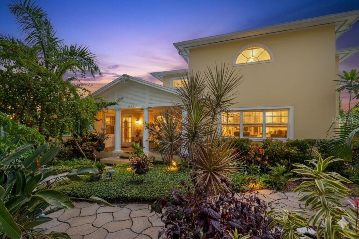 Details for 1417 Beach Drive Ne, ST PETERSBURG, FL 33704