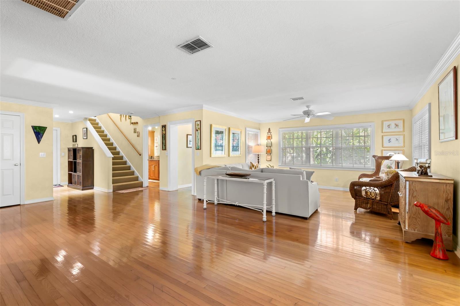 Image 10 of 70 For 1417 Beach Drive Ne