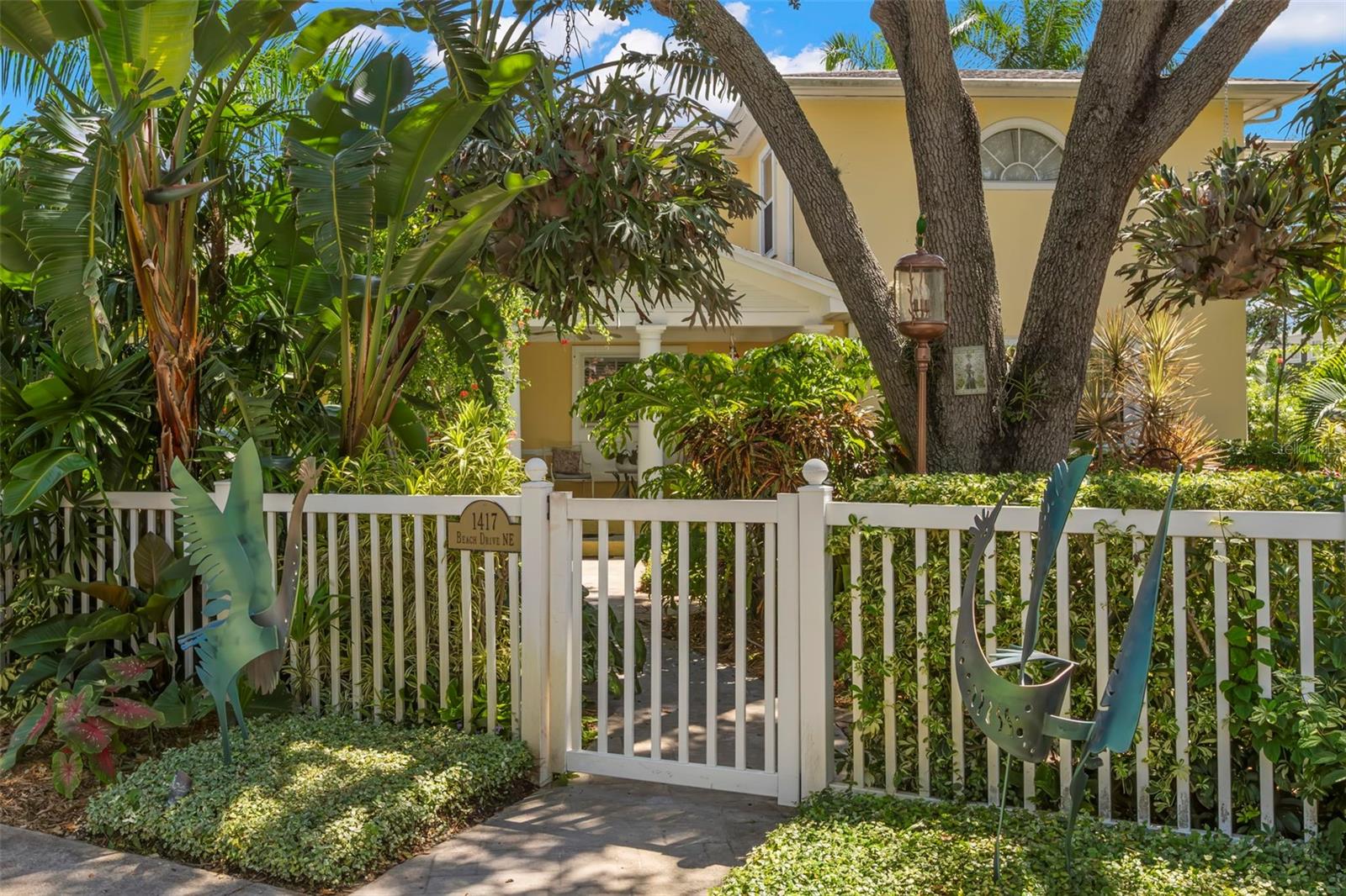 Image 2 of 70 For 1417 Beach Drive Ne