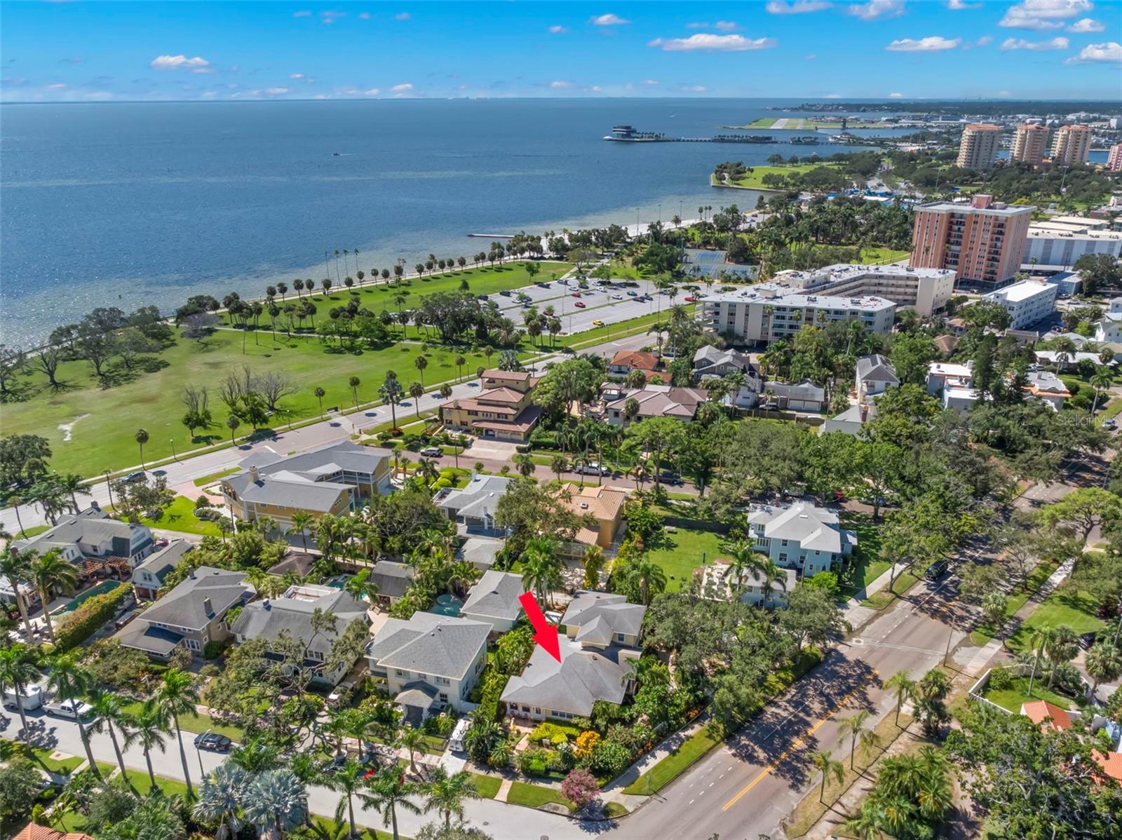 Image 4 of 70 For 1417 Beach Drive Ne