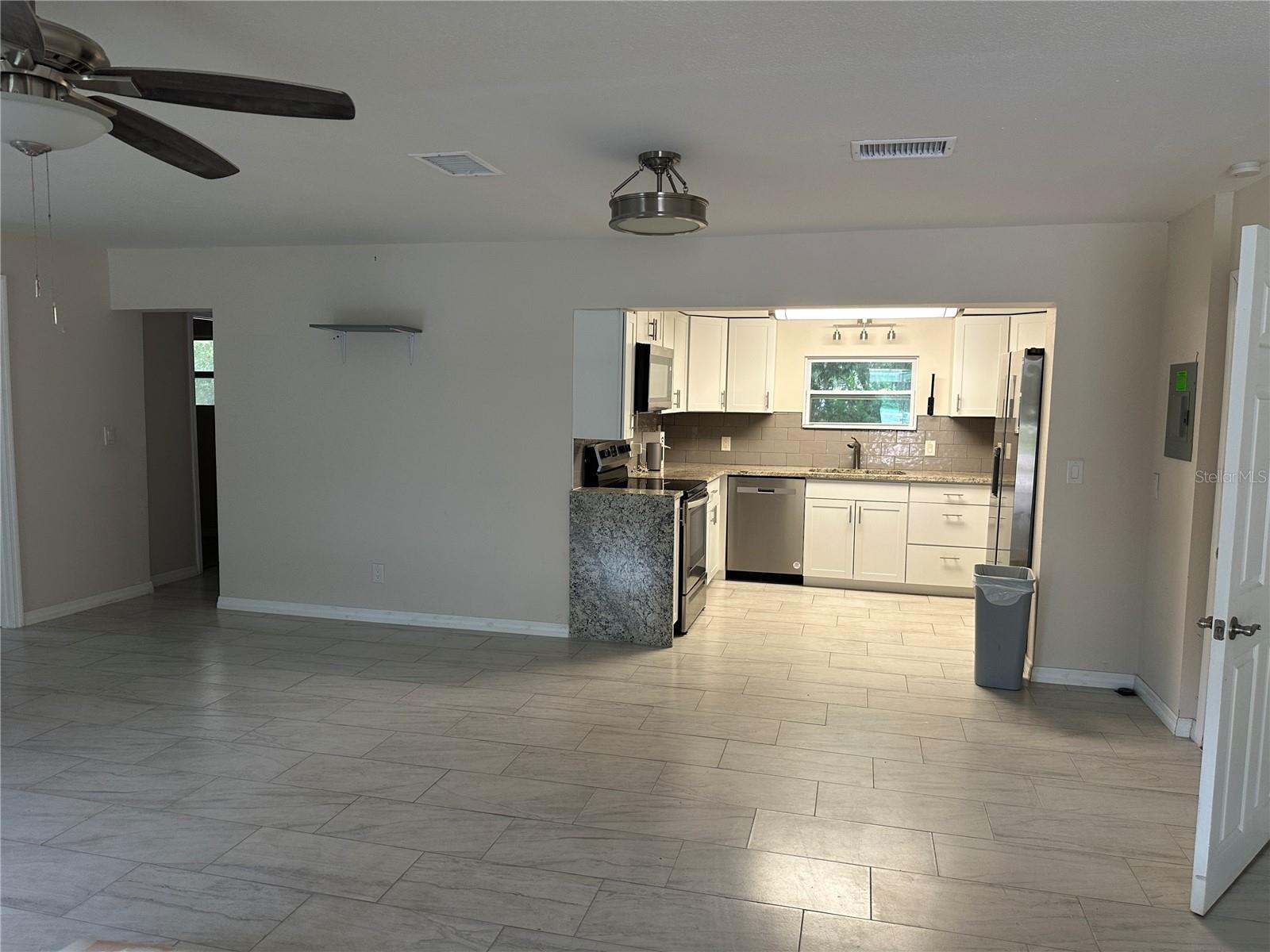 Image 11 of 27 For 15921 Breakwater Lane