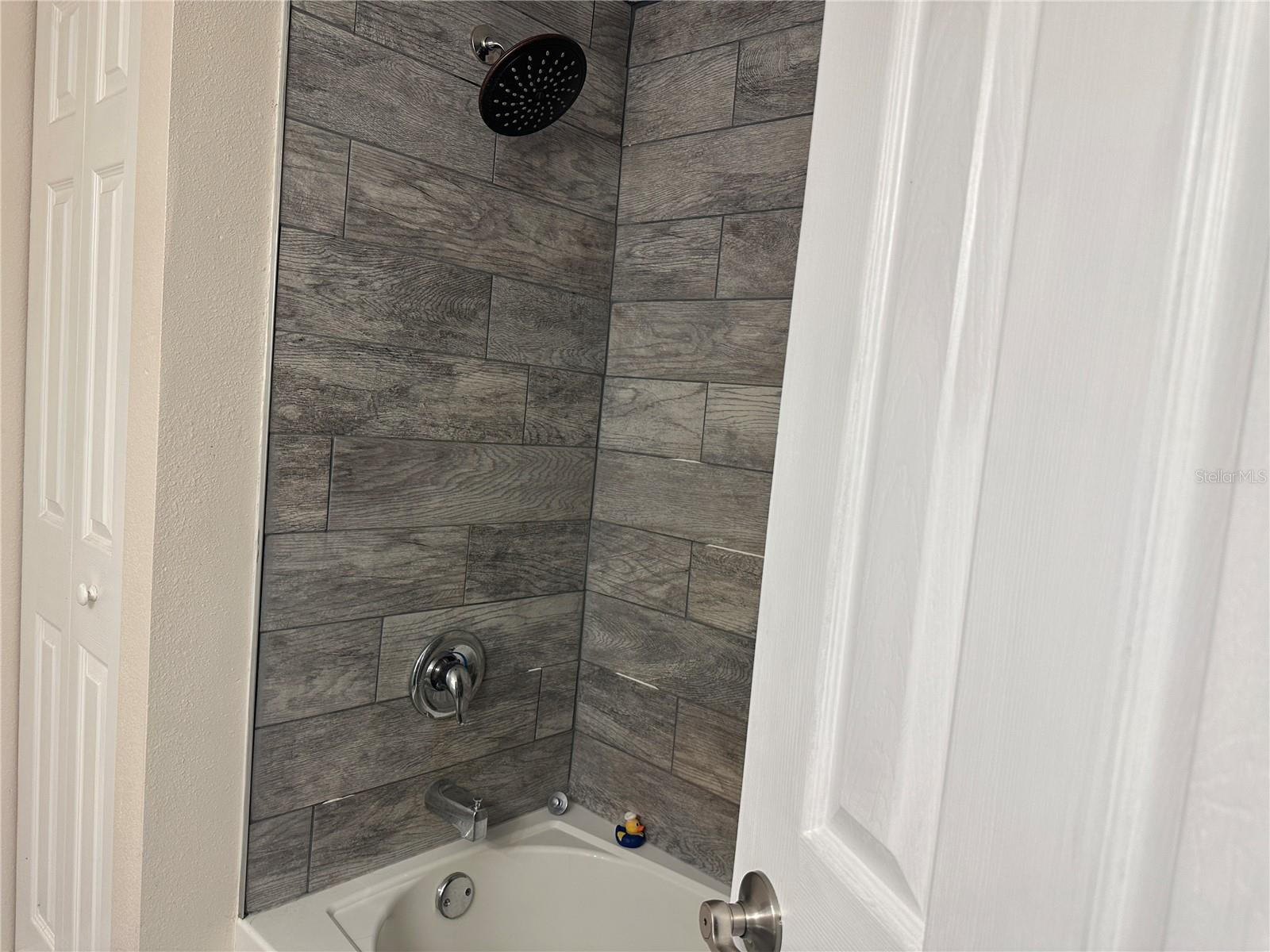 Image 21 of 27 For 15921 Breakwater Lane