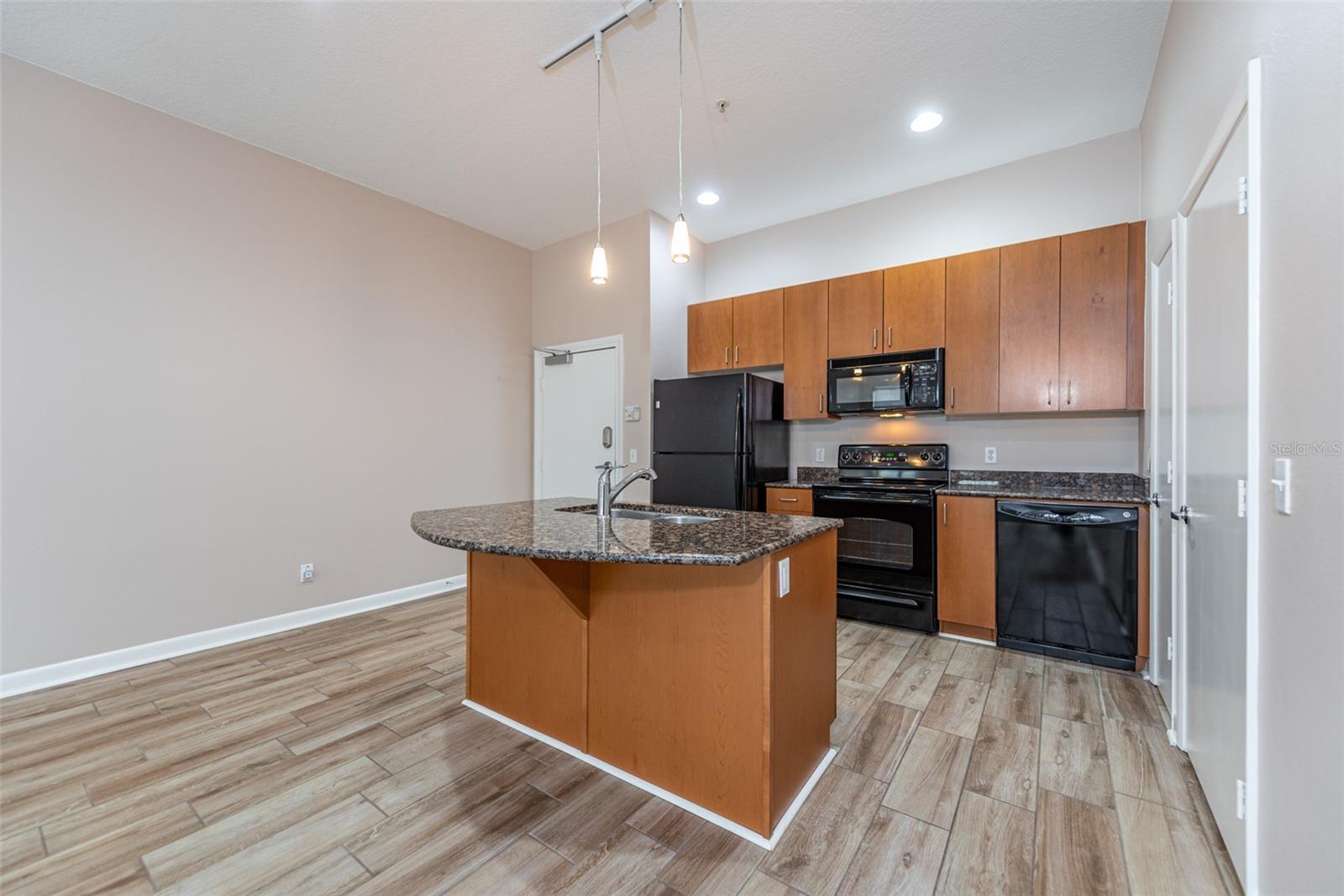 Image 11 of 24 For 523 4th Avenue S 17