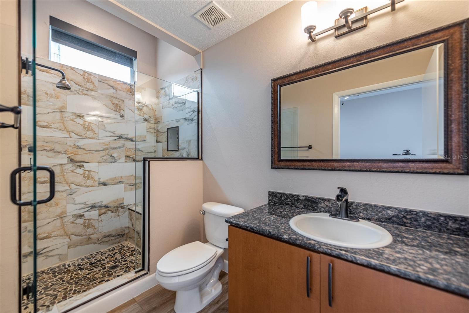Image 18 of 24 For 523 4th Avenue S 17