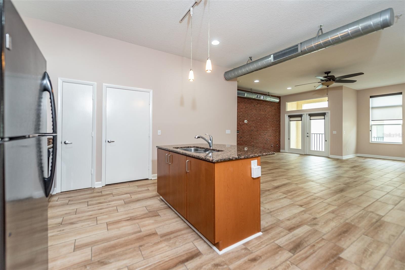 Image 4 of 24 For 523 4th Avenue S 17